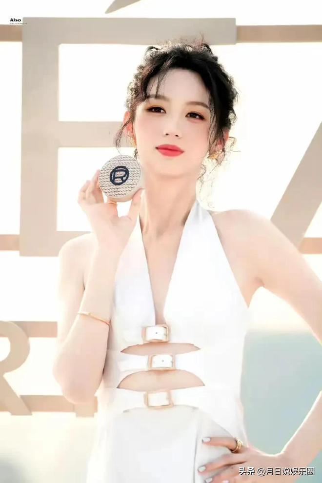场图无血缘关系长相极为相似的女星pg电子周也、张婧仪近日活动现(图7)