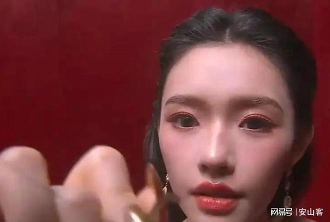 吓坏杨幂不敢露脸只有赵今麦扛住了！pg电子模拟器试玩芭莎之夜被镜头签(图5)